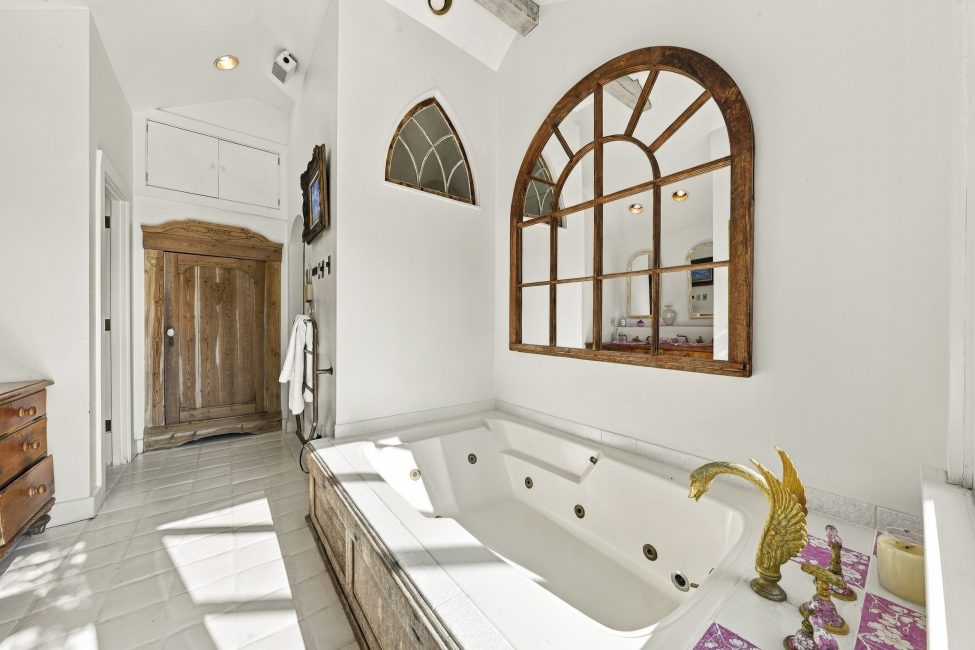                                     17 Sesachacha Road Nantucket Rental Image 34
                                