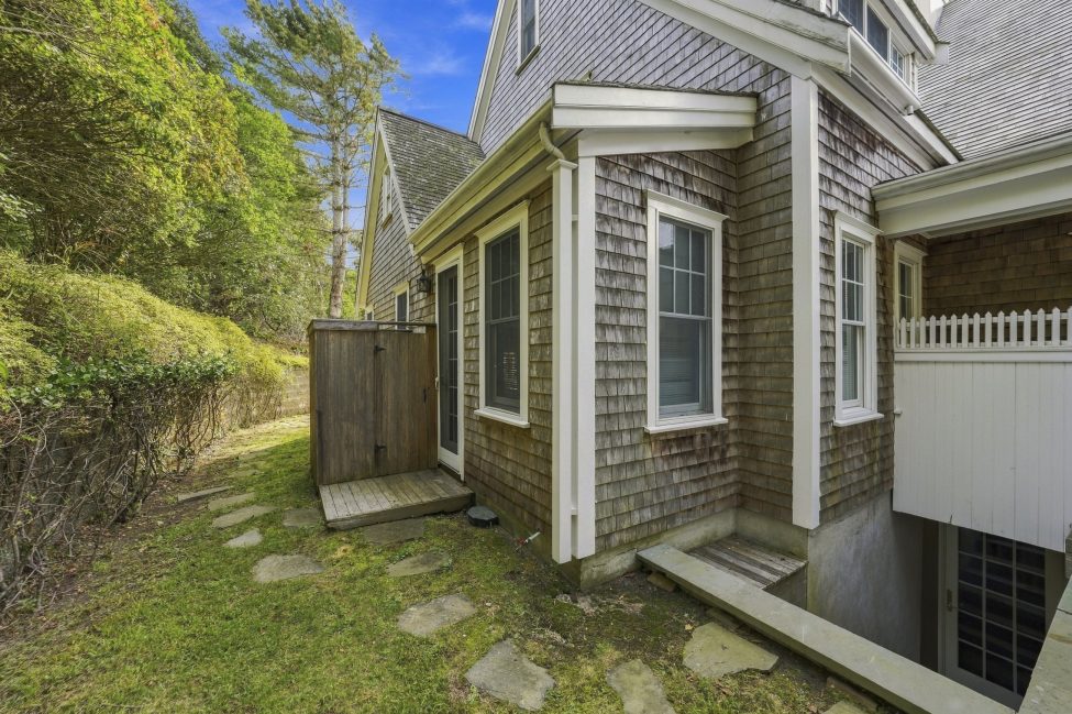                                     9 Brewster Road Nantucket Rental Image 42
                                