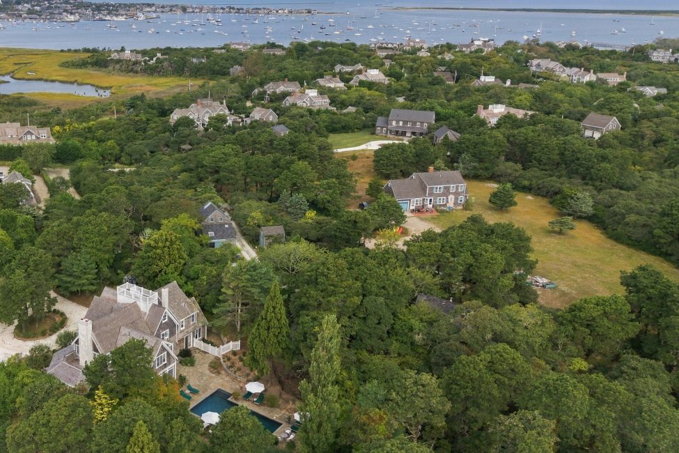                                     9 Brewster Road Nantucket Rental Image 42
                                